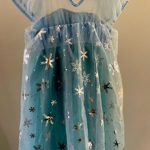 Beautiful Elsa gown!